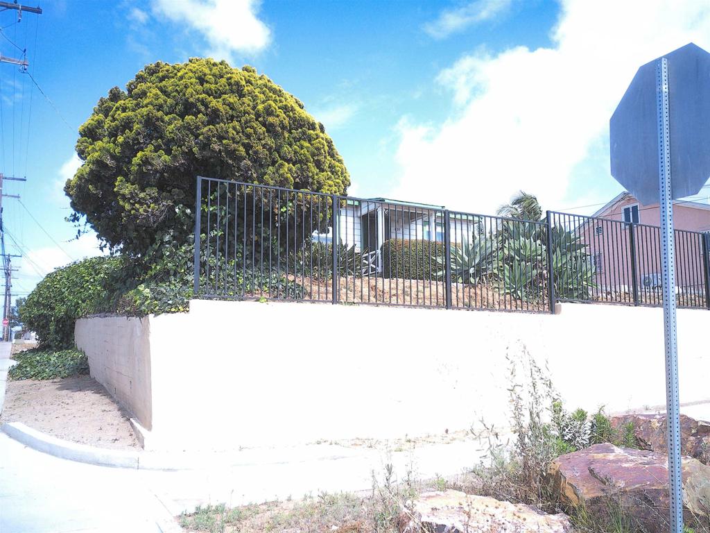 1809 Grove Street