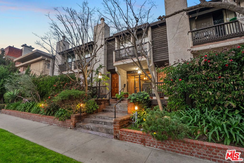 Photo of 2216 S Bentley Avenue #11, Los Angeles, CA 90064 (MLS # 26655577)