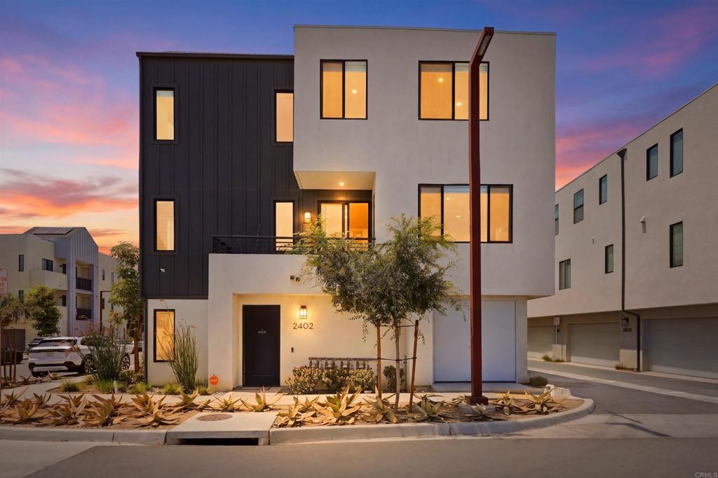 2402 Cascalote Loop