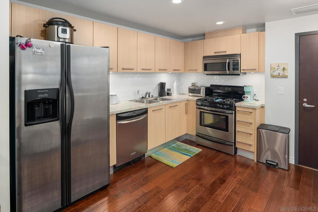 1431 Pacific Highway 103