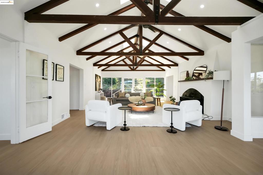 CASTLEWOOD C.C. - Residential