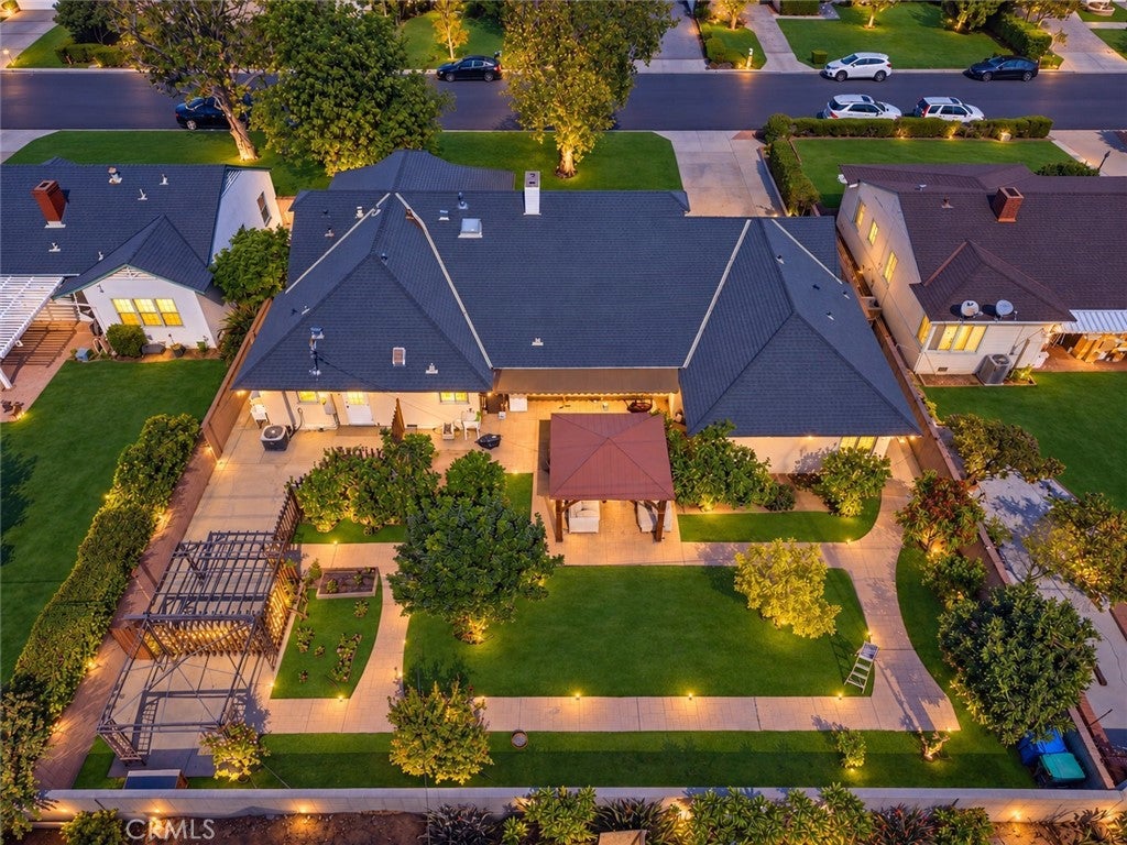 50 W Woodruff Avenue