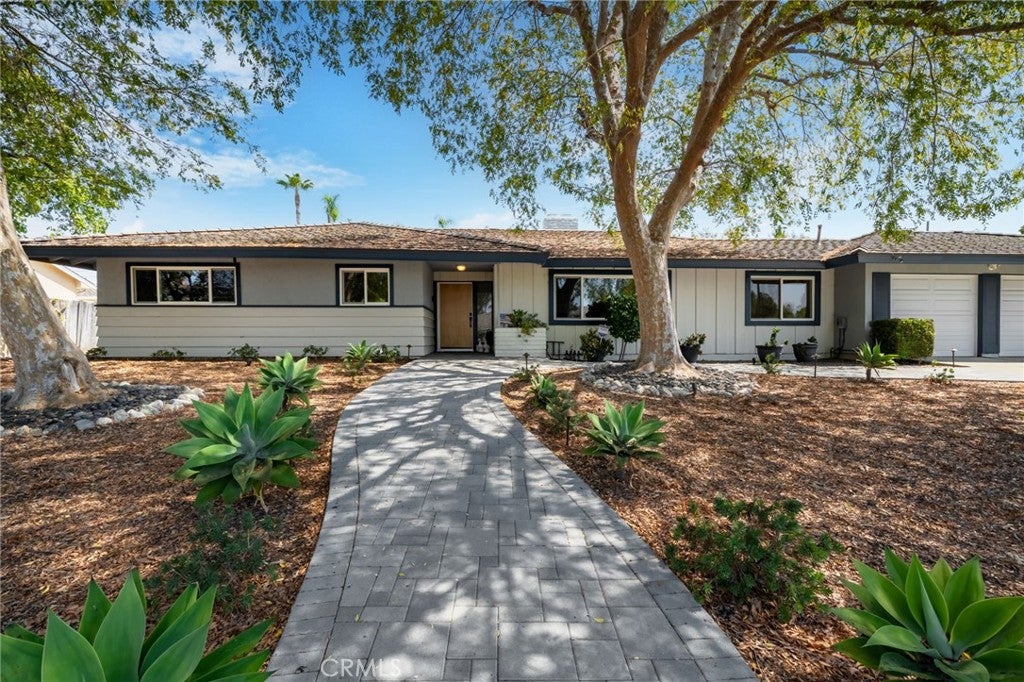 1321 El Finito Way