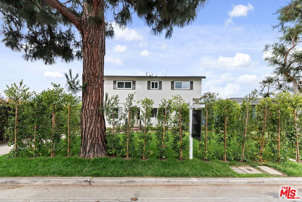 3908 Bentley Avenue