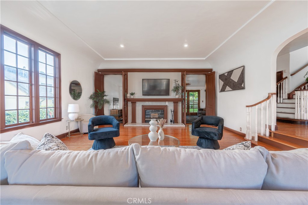 125 E Mountain Street