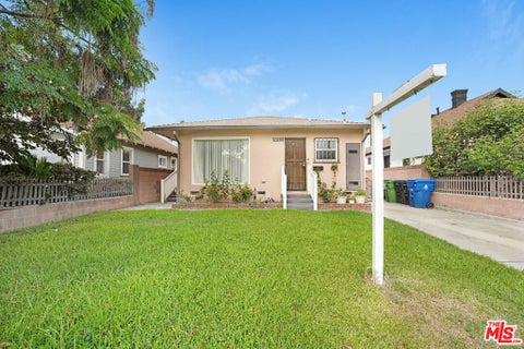 Photo of 3425 2nd Avenue, Los Angeles, CA 90018 (MLS # 26873269)