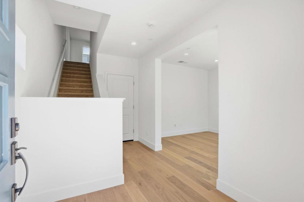 6002 Sunglow Terrace