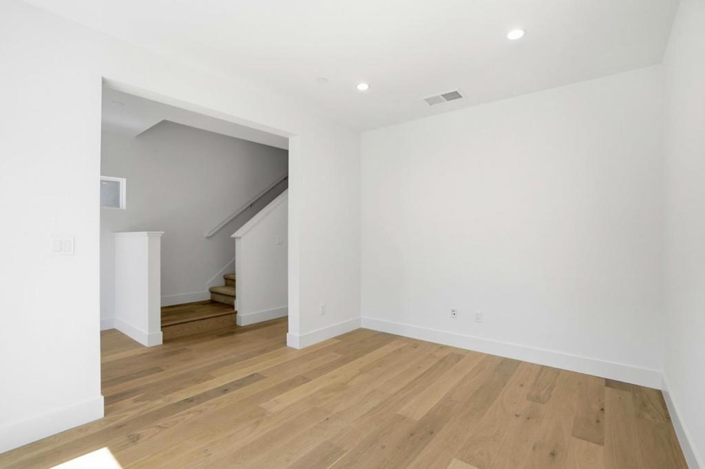 6002 Sunglow Terrace