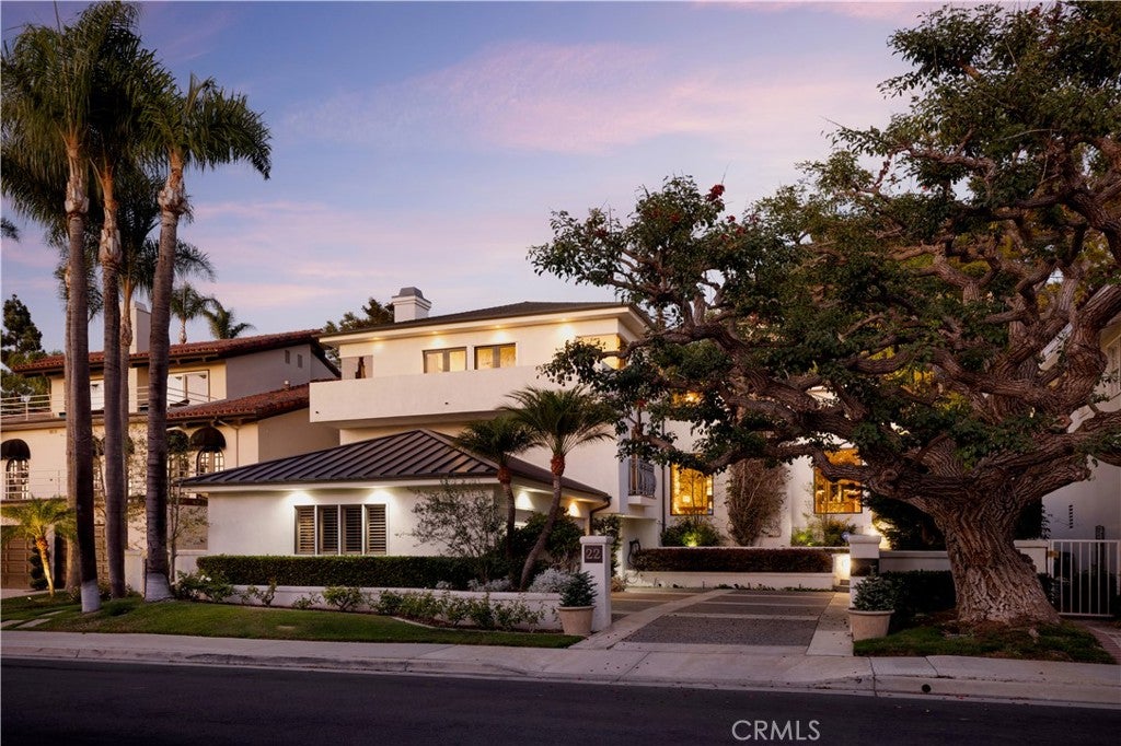 22 Belmont