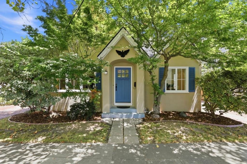 92 Atlas AVE