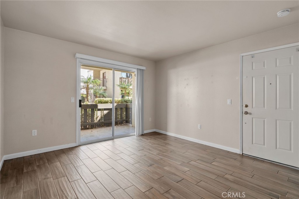 2536 White Oak Place 5