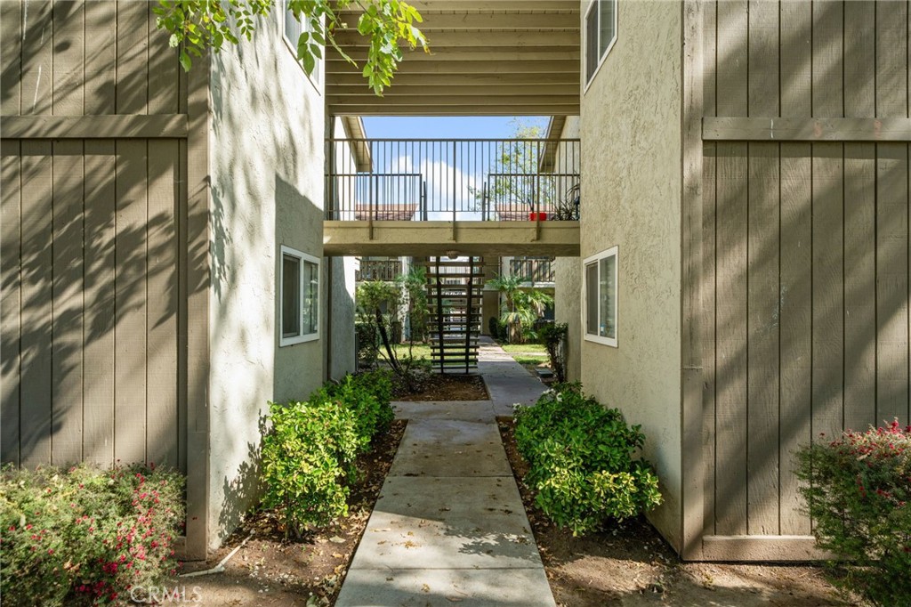 2536 White Oak Place 5