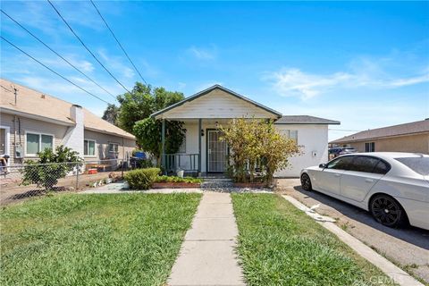 Photo of 1120 Clay St, Redlands, CA 92374 (MLS # OC26094100)