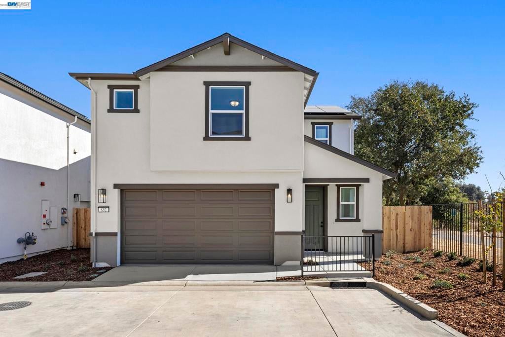 852 Pecan Tree Ln