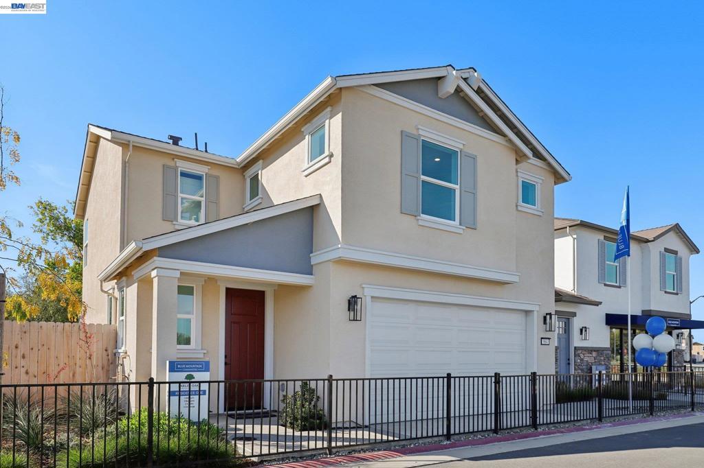 852 Pecan Tree Ln