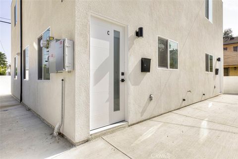 Photo of 1070 Allen Avenue #C, Glendale, CA 91201 (MLS # GD26014819)