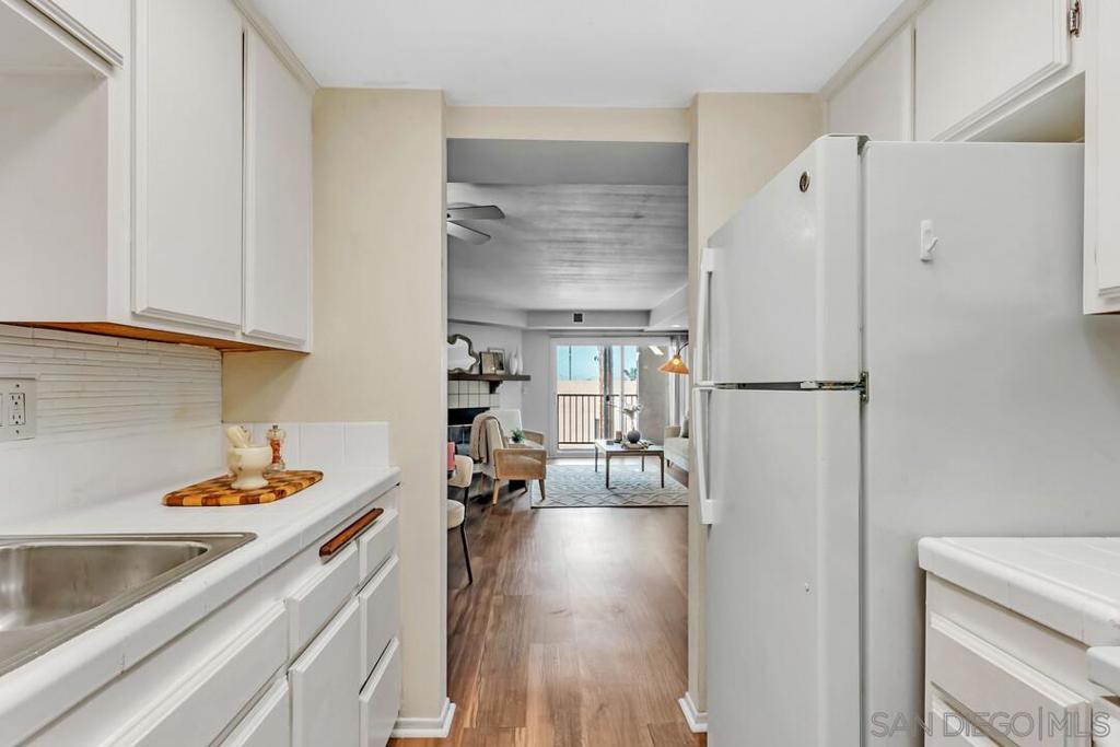 4452 Mentone St 304