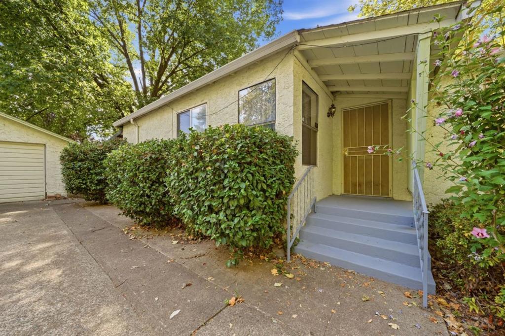 705 Loma Street