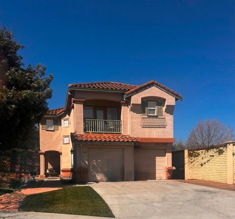 Photo of 1099 Twin Creeks Drive, Salinas, CA 93905 (MLS # ML82038305)