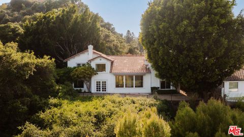 10900 Terryview Drive Studio City CA 91604