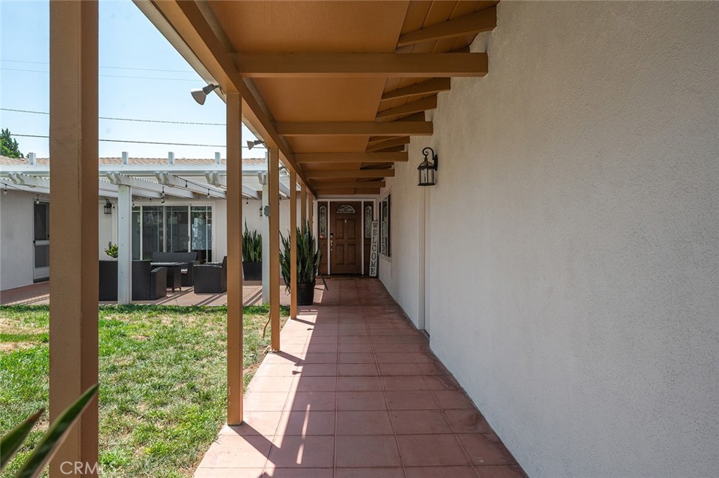 1414 Las Lomas