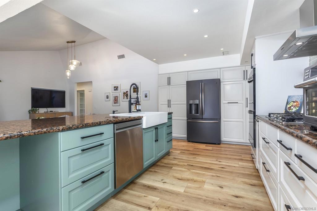 Del Cerro - Residential