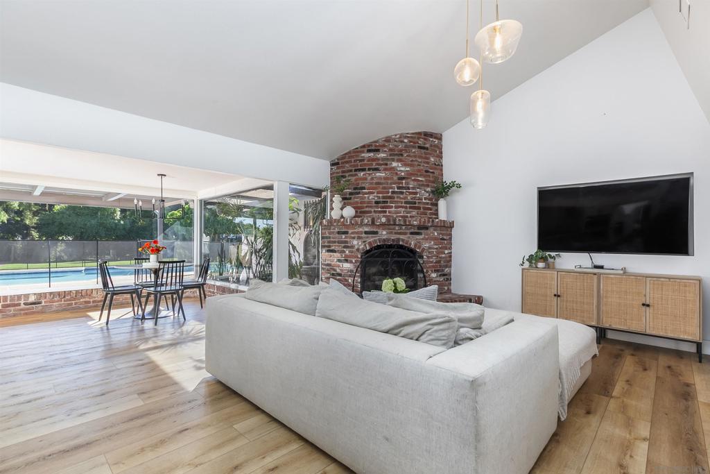 Del Cerro - Residential