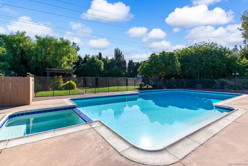 Del Cerro - Residential