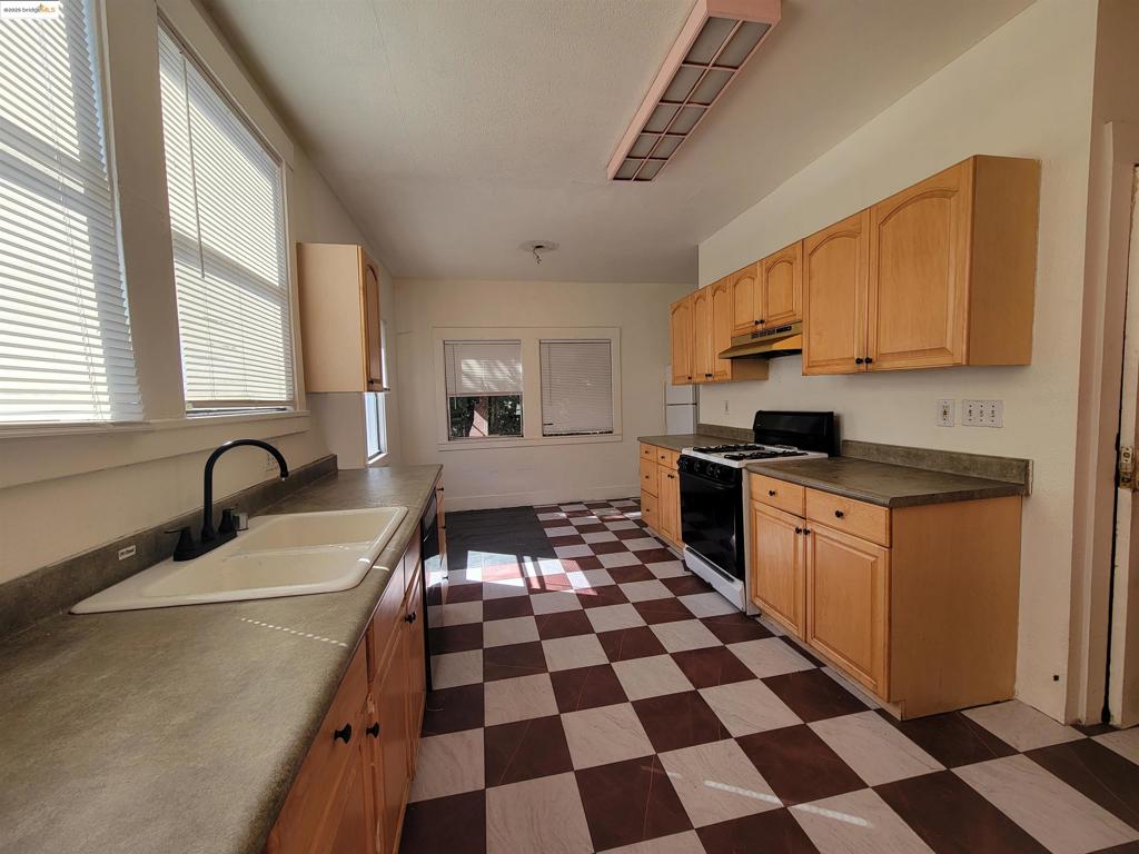 HIGHLAND TERRACE - Residential
