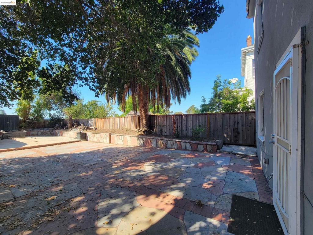 HIGHLAND TERRACE - Residential