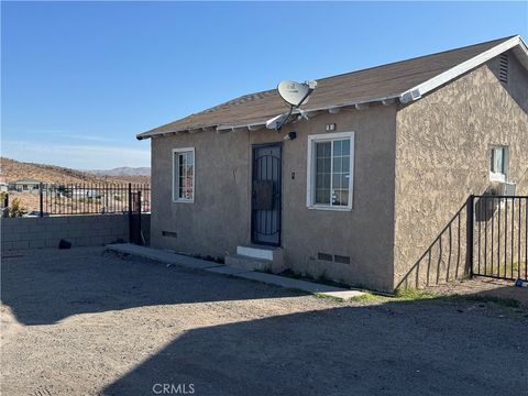 Photo of 401 W Fredricks Street, Barstow, CA 92311 (MLS # HD25099719)