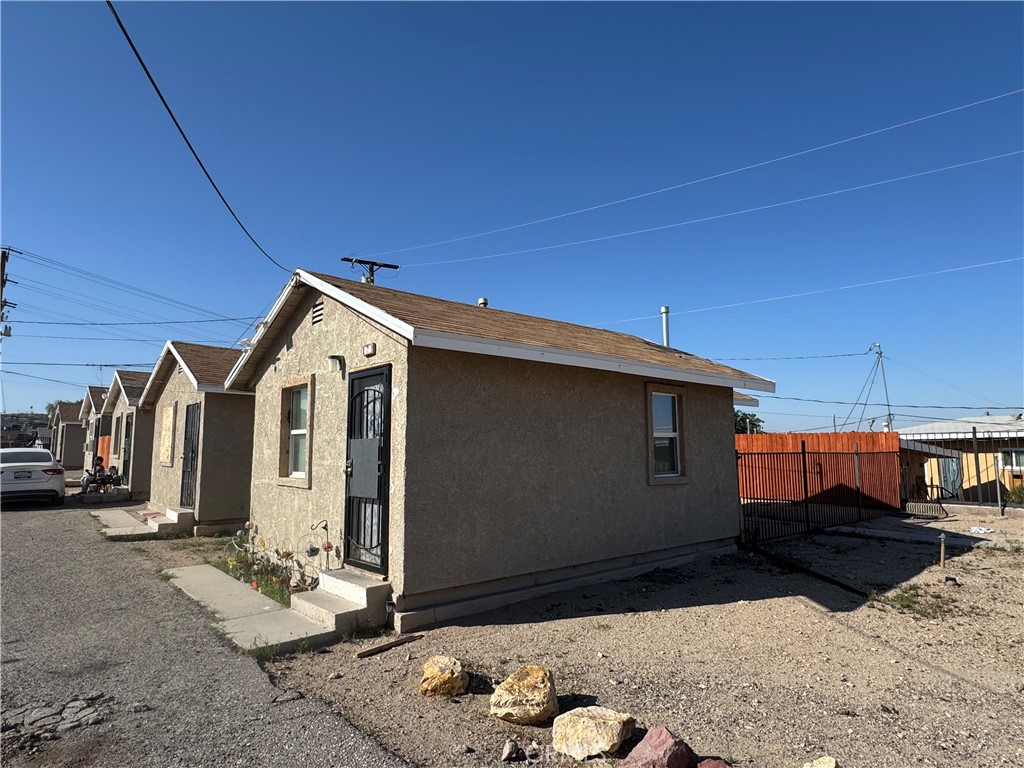 401 W Fredricks Street