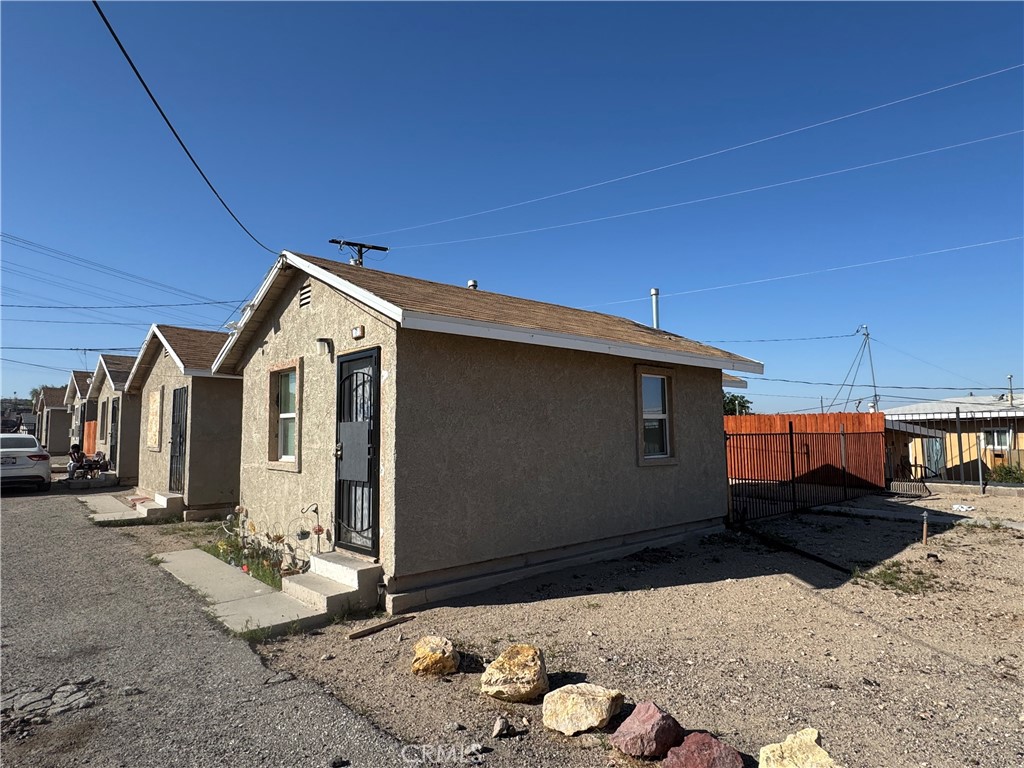 401 W Fredricks Street