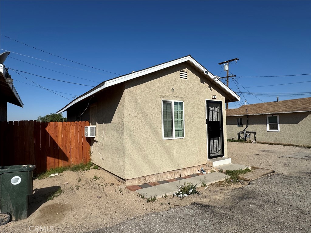 401 W Fredricks Street