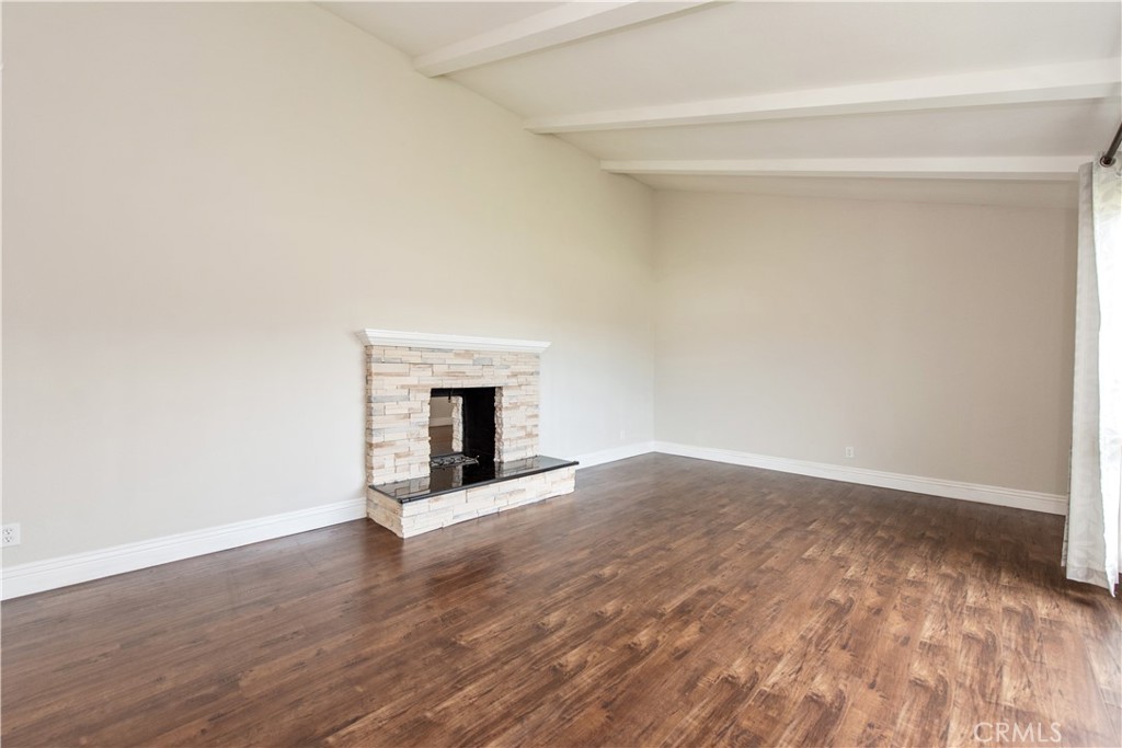 2110 E North Redwood