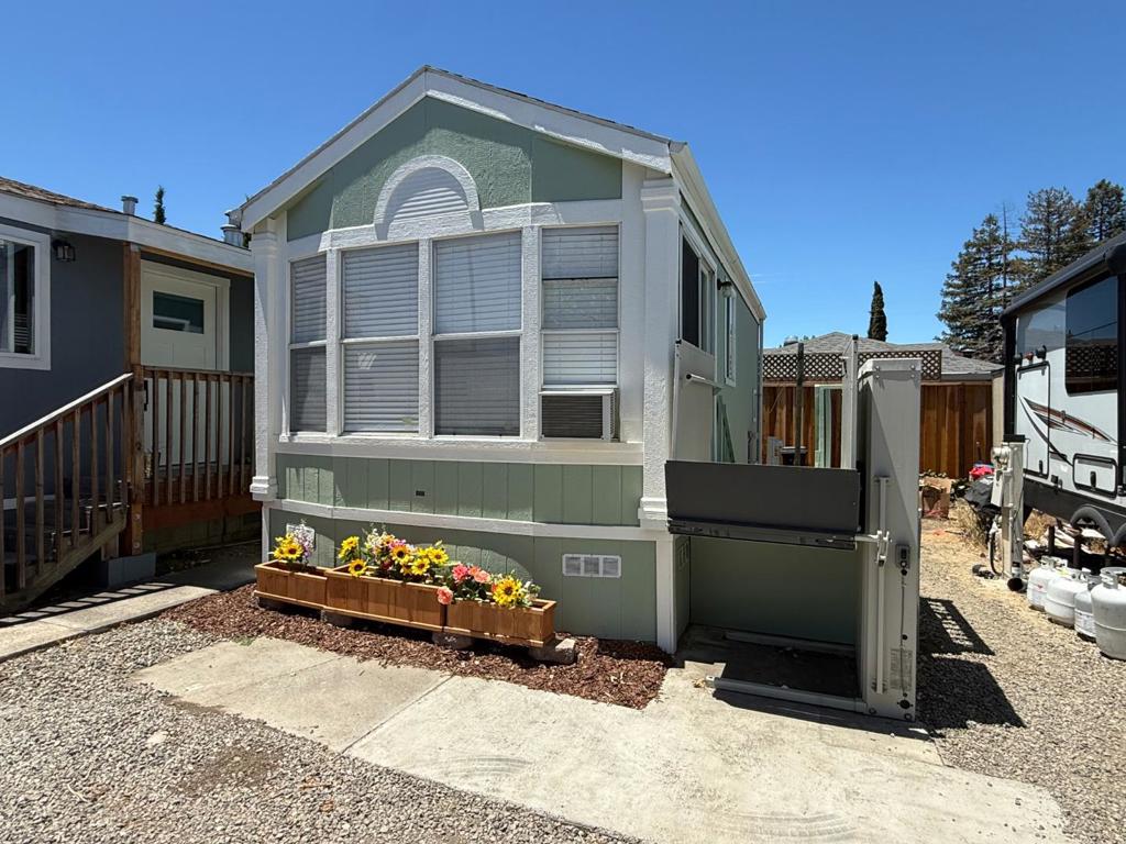 828 Olivina Avenue 3