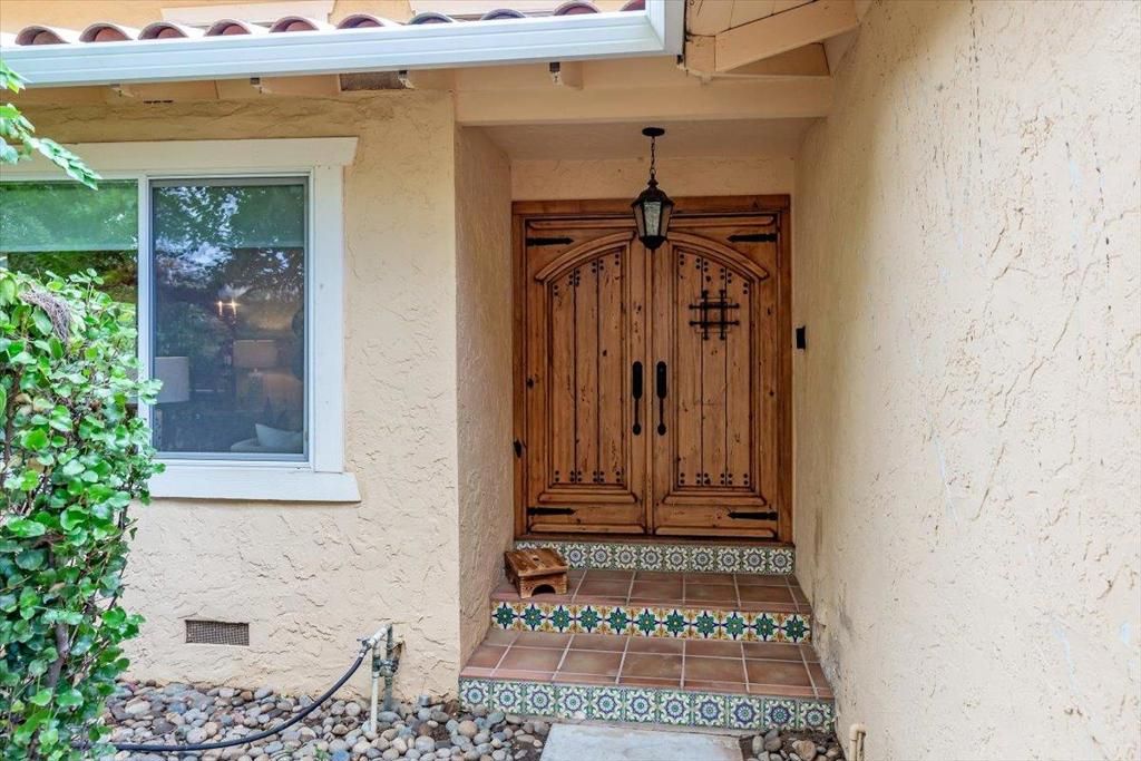 Photo of 12467 Creekview Court, San Martin, CA 95046 (MLS # ML82019373)