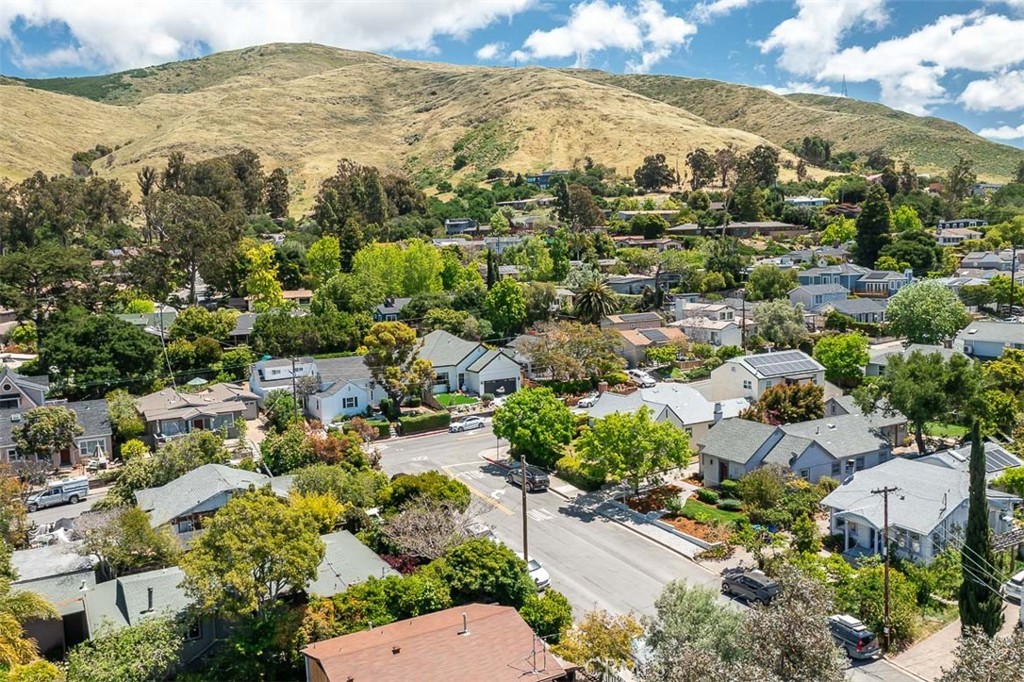 1443 Iris Street