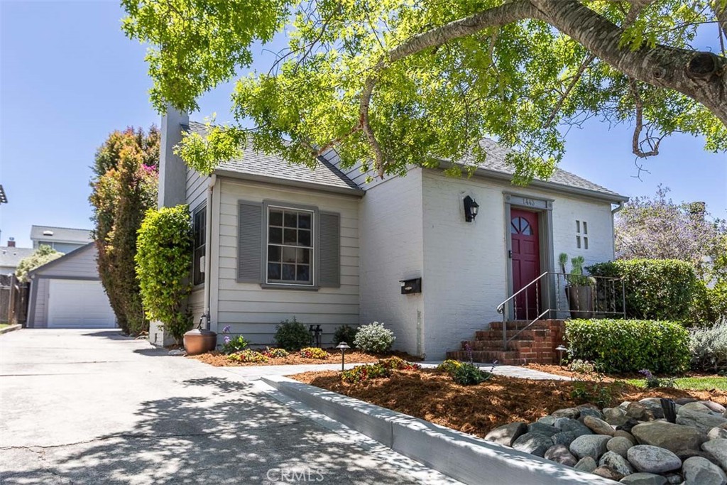 1443 Iris Street