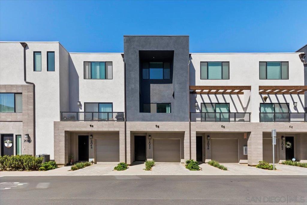 2052 Vela Ln