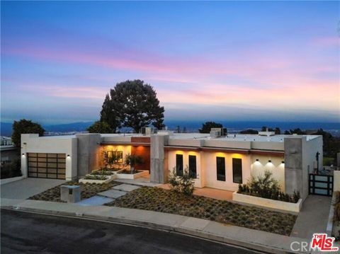 Photo of 3064 Elvill Drive, Los Angeles, CA 90049 (MLS # 25607341)