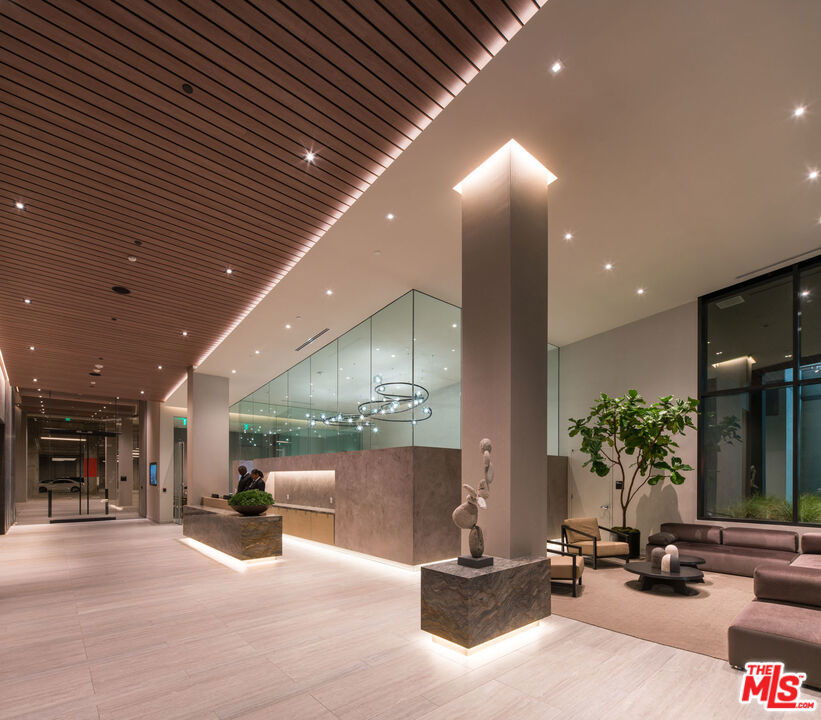 801 S OLIVE Street PH 3