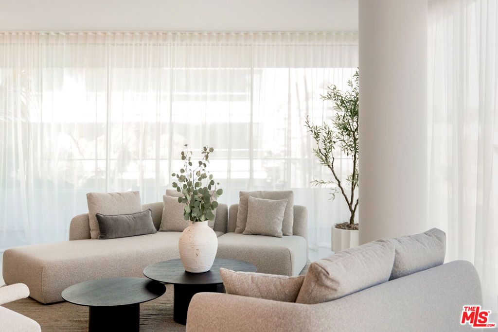 Photo of 9200 Wilshire Blvd Blvd #201W, Beverly Hills, CA 90212 (MLS # 26738977)
