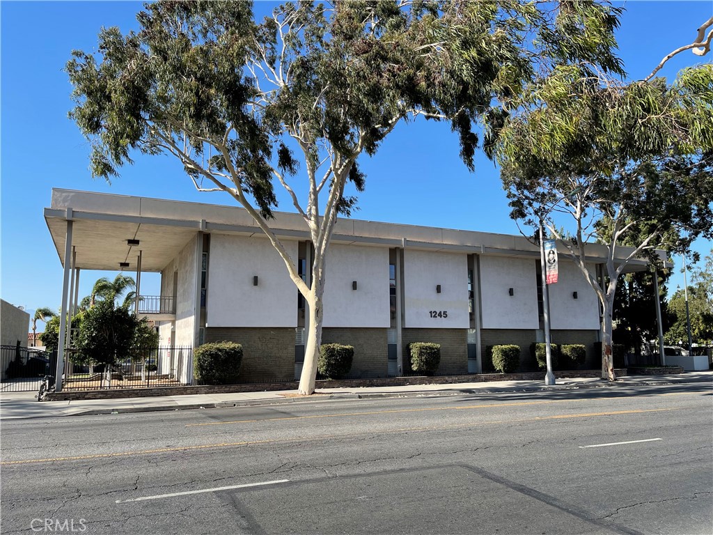 Office space available for lease. Executive building suitable for use as a Medical, Dental, Law office, Professional services, Auto Dealership, Distribution, etc. 30 Gated parking (entry and exit gates), 17 Individual rooms, 1 large Seminar room, 1 Reception area, 1 Elevator. We have office suites available from 200sf to 3000 square feet. We will build to suit for the right lease. Lease includes all utilities for smaller suites.