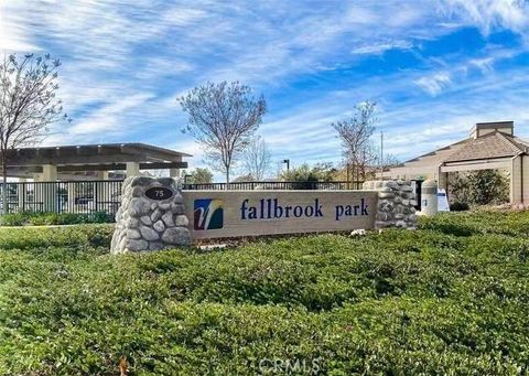 Photo of 38 Fallbrook, Irvine, CA 92604 (MLS # OC26029147)