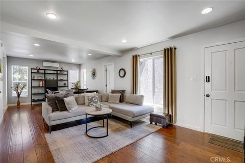 Photo of 1301 S Hudson Avenue, Los Angeles, CA 90019 (MLS # SR26016984)