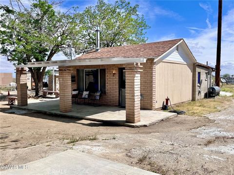 Photo of 38960 12th St E, Palmdale, CA 93550 (MLS # SR26074666)