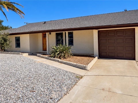 Photo of 8627 Kempster Ave AVE, Fontana, CA 92335 (MLS # DW26217860)