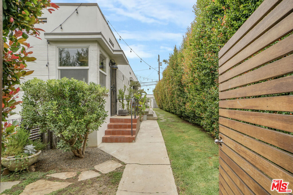 705 Flower Avenue