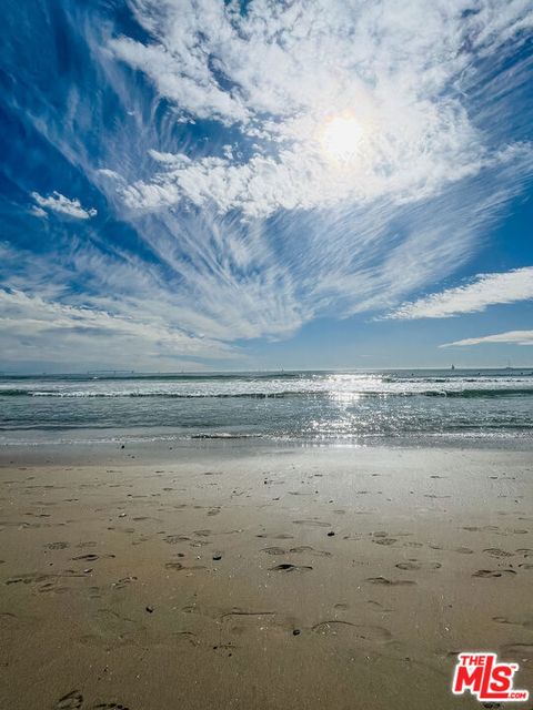 Tiny photo for 4600 Via Dolce #304, Marina Del Rey, CA 90292 (MLS # 26660113)